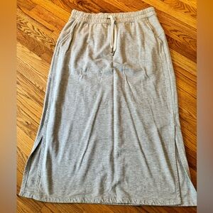 Lululemon sweatshirt-material skirt (light gray)
